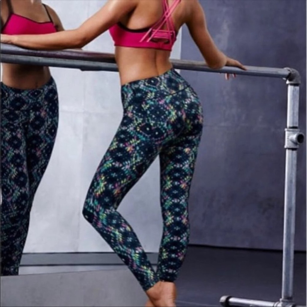 Victoria's Secret Geometric Print High Waist Leggings Workout Pants S - Picture 2 of 4